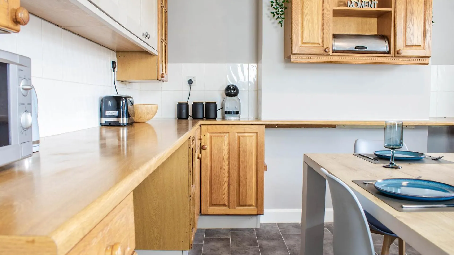 3 Bed House - Free Parking - 10 Minutes To City Centre - Perfect For Families, Contractors And Relocators - Long Stay Rates Available York