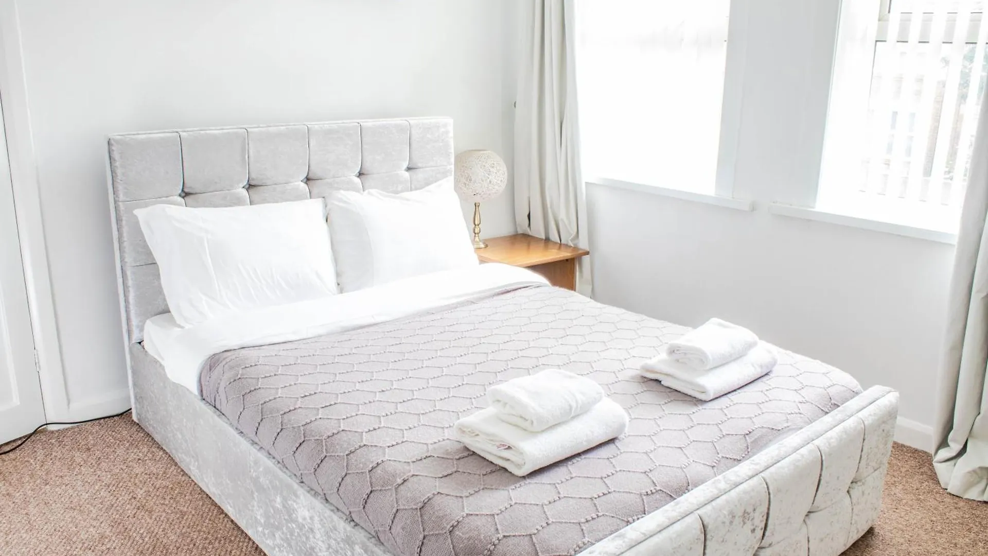 3 Bed House - Free Parking - 10 Minutes To City Centre - Perfect For Families, Contractors And Relocators - Long Stay Rates Available York