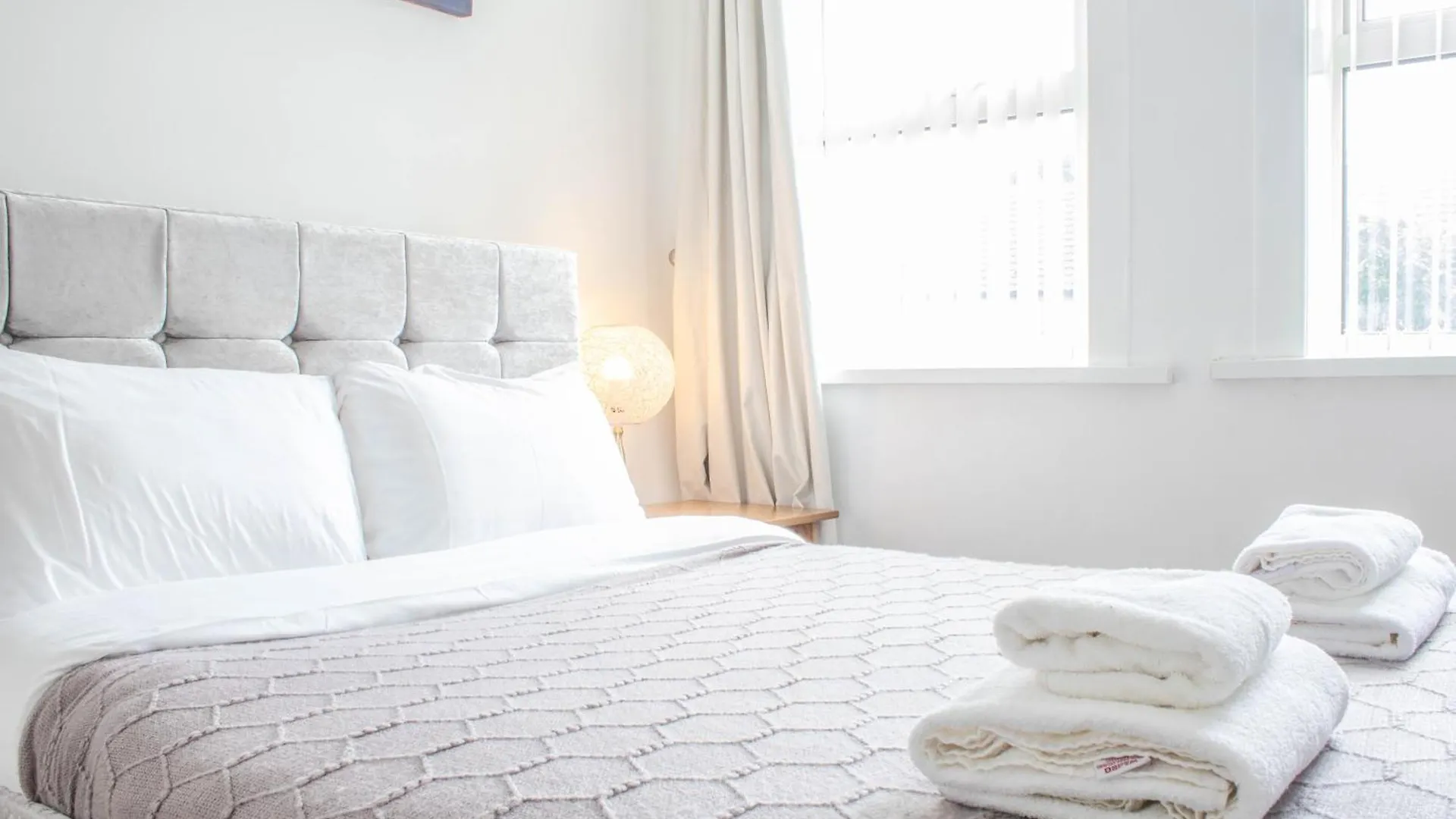 3 Bed House - Free Parking - 10 Minutes To City Centre - Perfect For Families, Contractors And Relocators - Long Stay Rates Available York 0*,