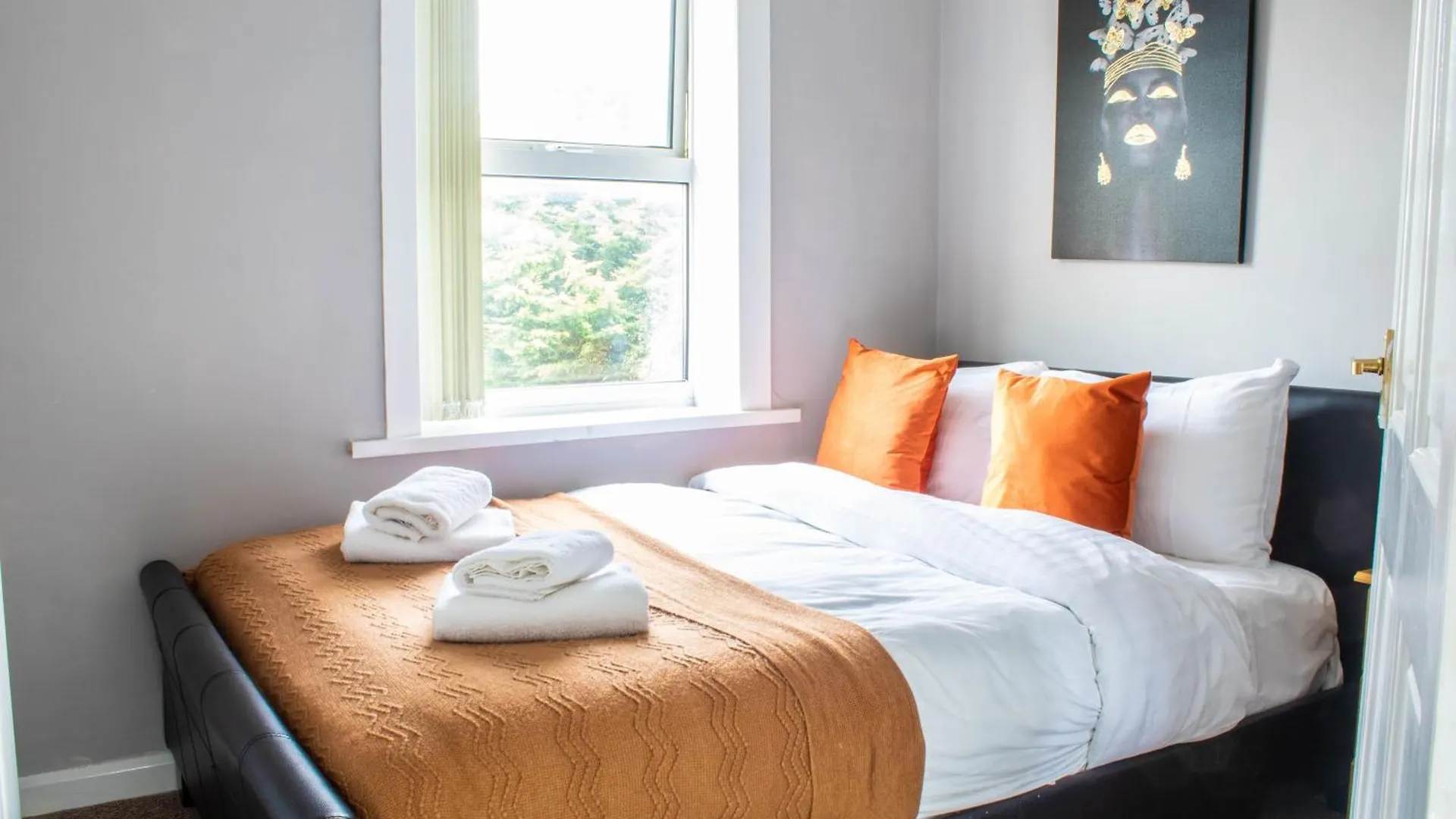 3 Bed House - Free Parking - 10 Minutes To City Centre - Perfect For Families, Contractors And Relocators - Long Stay Rates Available York Lejlighed