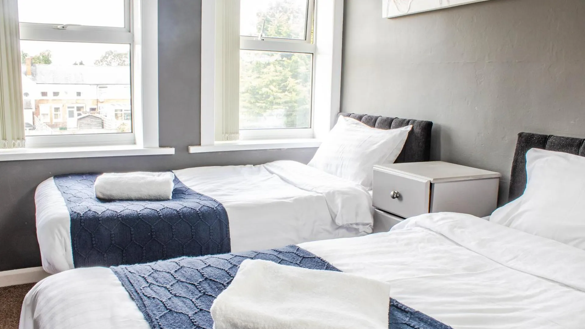 3 Bed House - Free Parking - 10 Minutes To City Centre - Perfect For Families, Contractors And Relocators - Long Stay Rates Available York Apartment