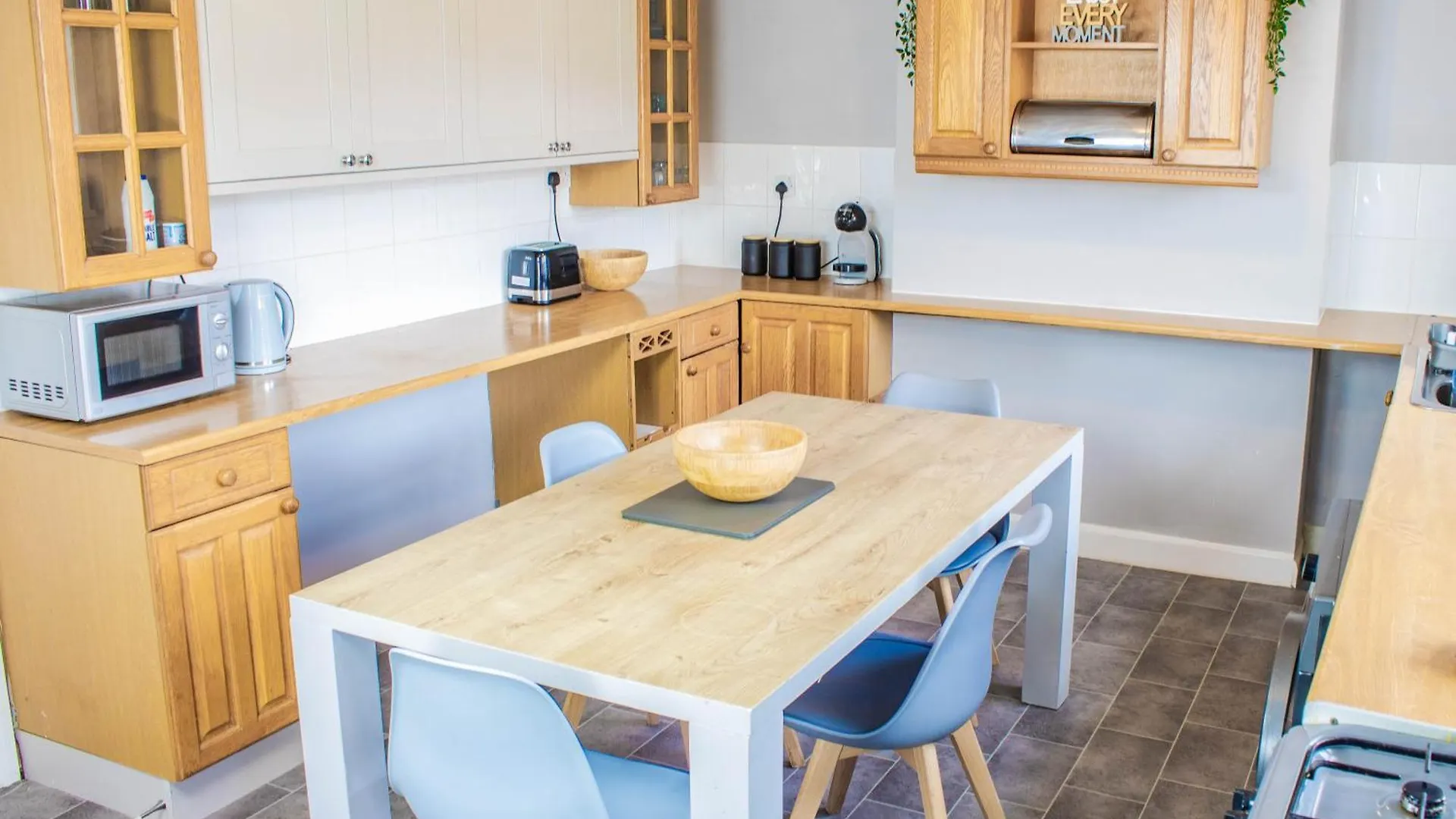 Apartment 3 Bed House - Free Parking - 10 Minutes To City Centre - Perfect For Families, Contractors And Relocators - Long Stay Rates Available York
