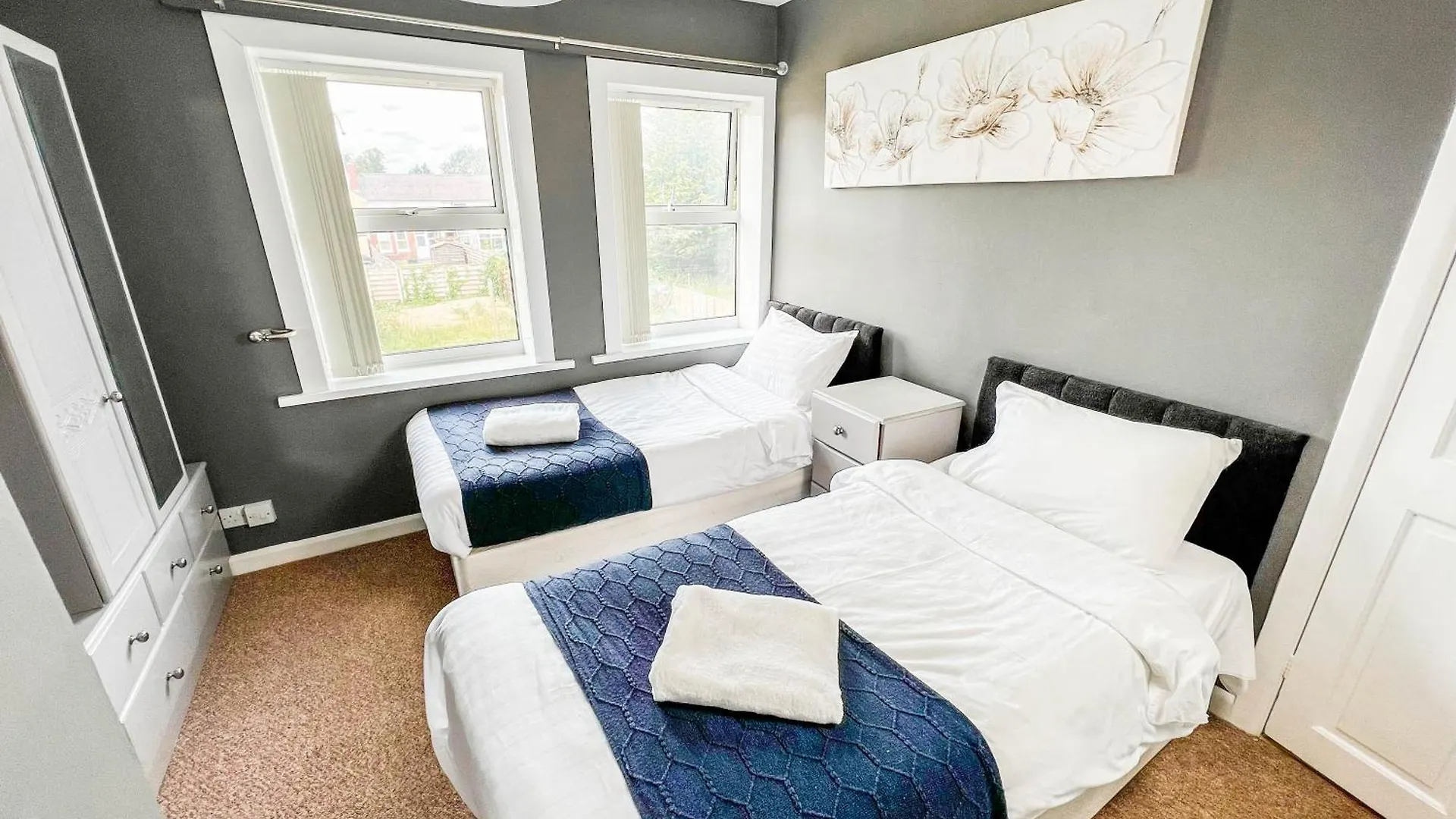 Apartment 3 Bed House - Free Parking - 10 Minutes To City Centre - Perfect For Families, Contractors And Relocators - Long Stay Rates Available York