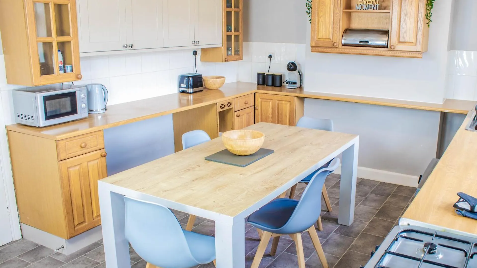 3 Bed House - Free Parking - 10 Minutes To City Centre - Perfect For Families, Contractors And Relocators - Long Stay Rates Available York Apartment